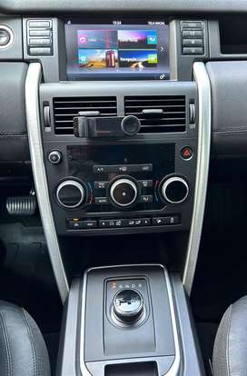 LAND ROVER-DISCOVERY SPORT-2017