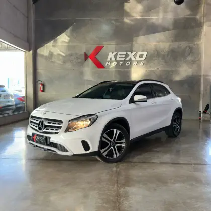MERCEDES-BENZ GLA 200 1.6 CGI FLEX STYLE 7G-DCT