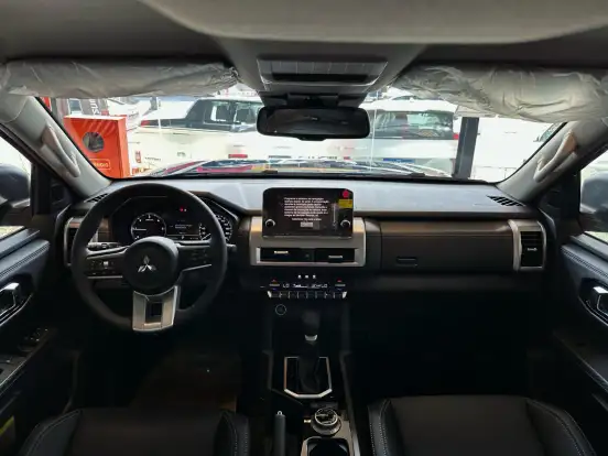 MITSUBISHI-TRITON-2.4 BITURBO DIESEL CD HPE 4X4 AUTOMÁTICO MITSUBISHI-TRITON-2025