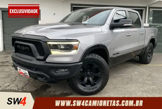 RAM 1500 5.7 V8 GASOLINA REBEL CD 4X4 AUTOMÁTICO