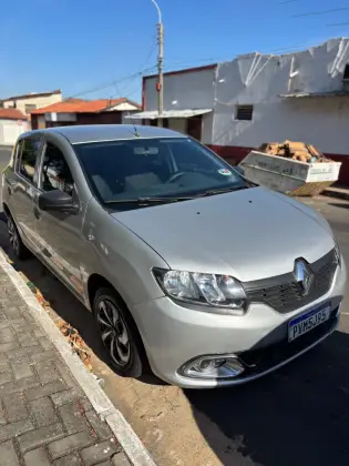 RENAULT SANDERO 1.0 EXPRESSION 16V FLEX 4P MANUAL RENAULT SANDERO 1.0 EXPRESSION 16V FLEX 4P MANUAL