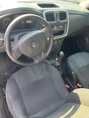 RENAULT-SANDERO-2015