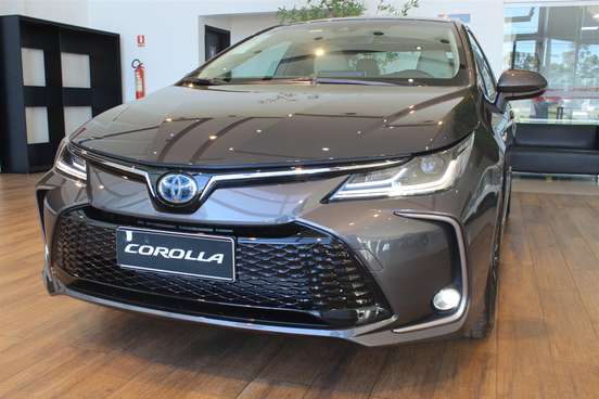 TOYOTA-COROLLA-2024