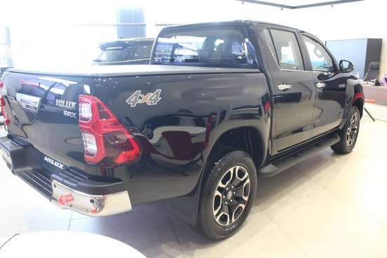TOYOTA-HILUX-2024