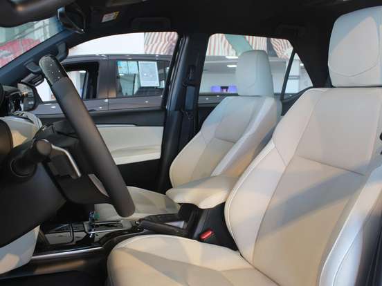 TOYOTA-HILUX SW4-2.8 D-4D TURBO DIESEL DIAMOND 7L 4X4 AUTOMÁTICO TOYOTA-HILUX SW4-2025