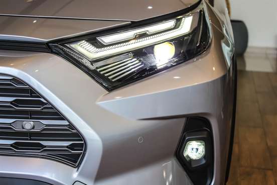 TOYOTA-RAV4-2024