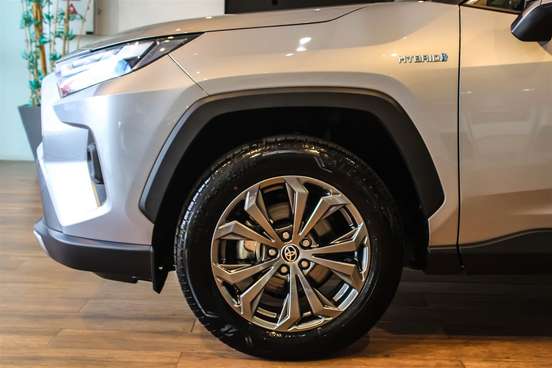 TOYOTA-RAV4-2024