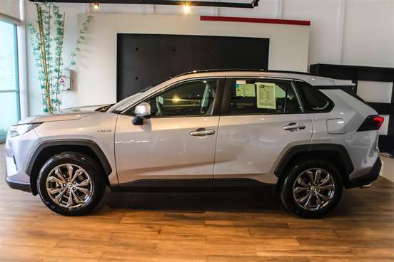 TOYOTA-RAV4-2024