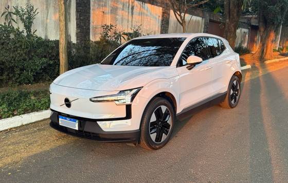 VOLVO EX30 51 KW ELÉTRICO CORE