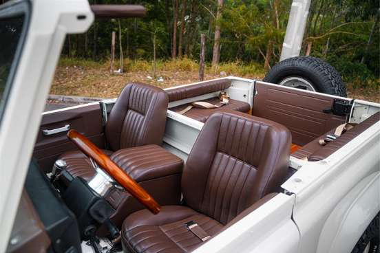 LAND ROVER-DEFENDER-1997