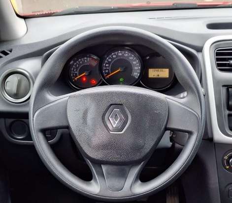 RENAULT-SANDERO-2014