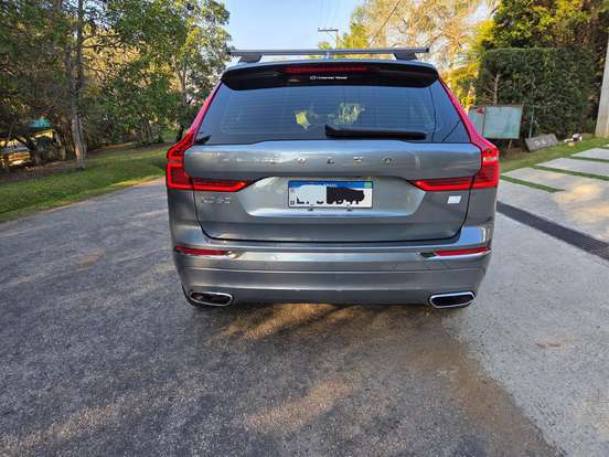 VOLVO-XC60-2020