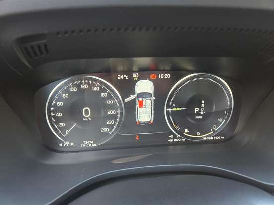 VOLVO-XC60-2020