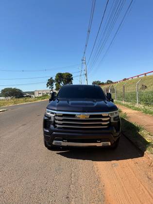 CHEVROLET SILVERADO 5.3 V8 GASOLINA 1500 HIGH COUNTRY 4X4 AUTOMÁTICO