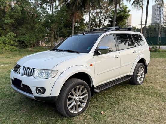 MITSUBISHI-PAJERO DAKAR-3.5 HPE 7 LUGARES 4X4 V6 24V FLEX 4P AUTOMÁTICO MITSUBISHI-PAJERO DAKAR-2012