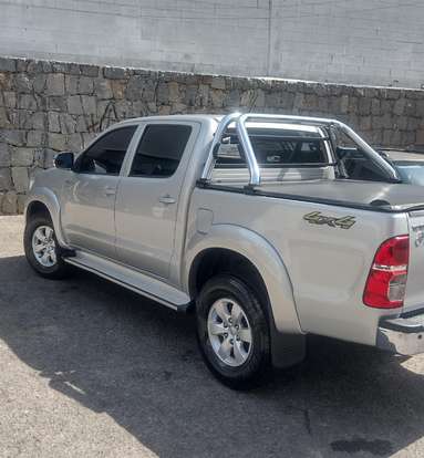 TOYOTA-HILUX-2.7 SRV 4X4 CD 16V FLEX 4P AUTOMÁTICO TOYOTA-HILUX-2012