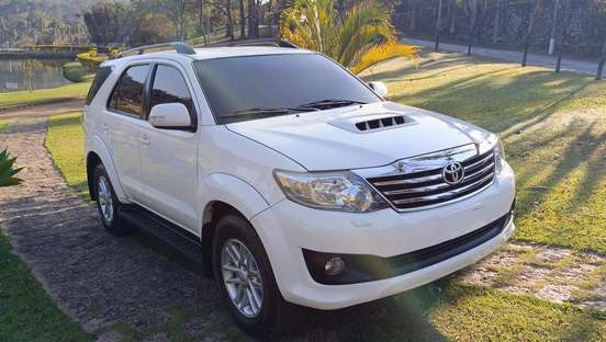 TOYOTA-HILUX SW4-2012