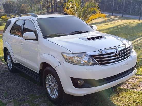 TOYOTA-HILUX SW4-3.0 SRV 4X4 7 LUGARES 16V TURBO INTERCOOLER DIESEL 4P AUTOMÁTICO TOYOTA-HILUX SW4-2012