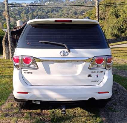 TOYOTA-HILUX SW4-2012