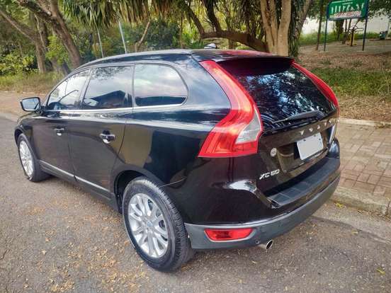VOLVO-XC60-2009