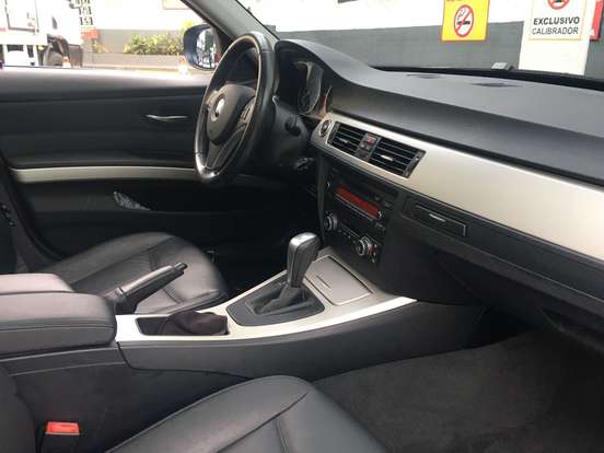 BMW-325i-2008