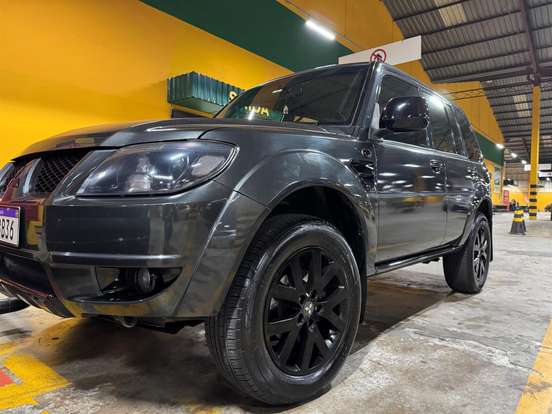 MITSUBISHI-PAJERO TR4-2010