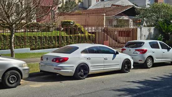 VOLKSWAGEN-PASSAT-2011