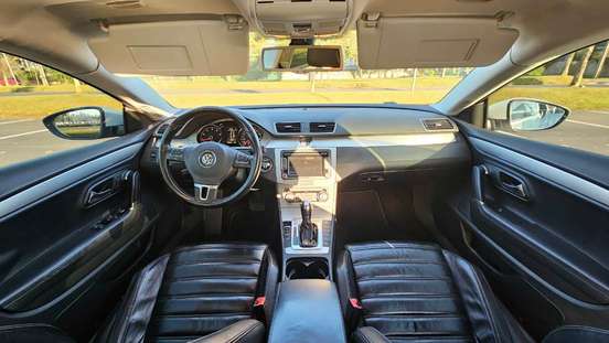 VOLKSWAGEN-PASSAT-2011