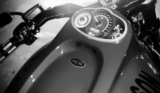 HARLEY-DAVIDSON-V-ROD MUSCLE-2015