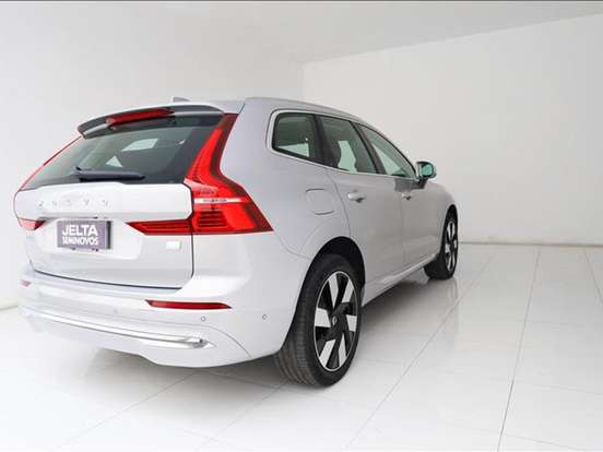 VOLVO-XC60-2023