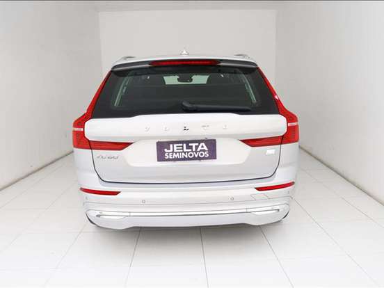 VOLVO-XC60-2023