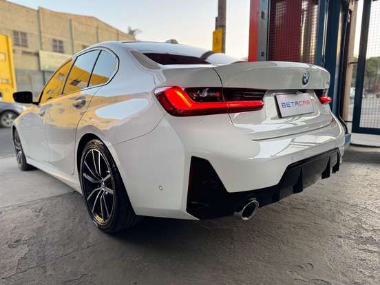 BMW-320i-2024