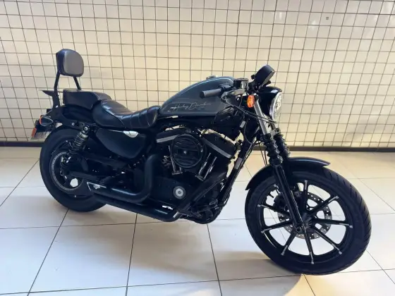 HARLEY-DAVIDSON SPORTSTER IRON 883 