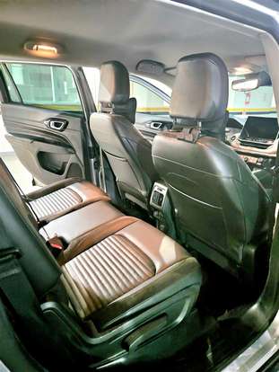 JEEP-COMMANDER-2022