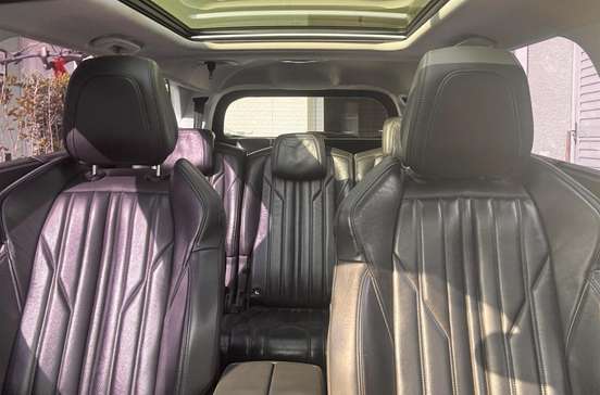 PEUGEOT-5008-2018