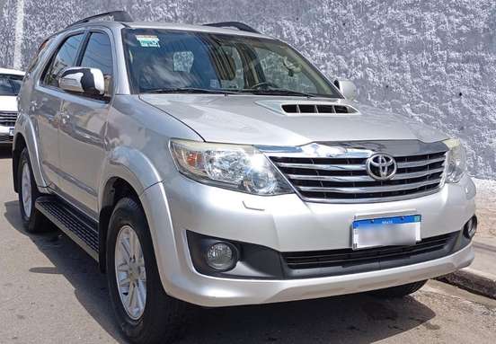 TOYOTA-HILUX SW4-3.0 SRV 4X4 16V TURBO INTERCOOLER DIESEL 4P AUTOMÁTICO TOYOTA-HILUX SW4-2013