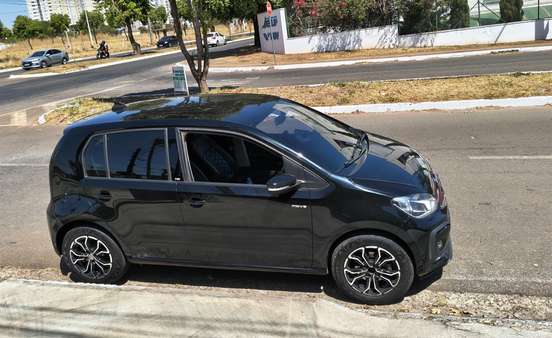 VOLKSWAGEN-UP-2017