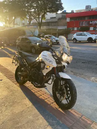 TRIUMPH TIGER 800 XRX 