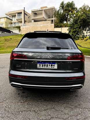 AUDI-Q5-2022