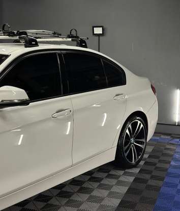 BMW-320i-2018