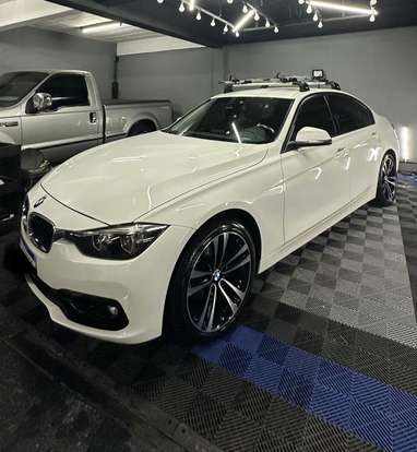 BMW-320i-2018
