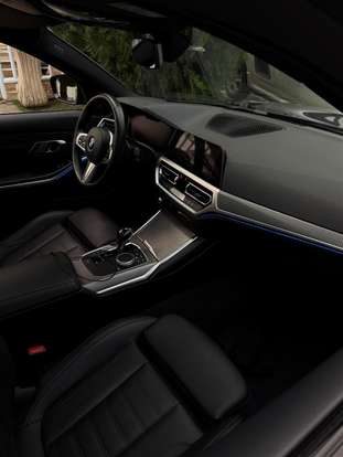 BMW-330i-2019