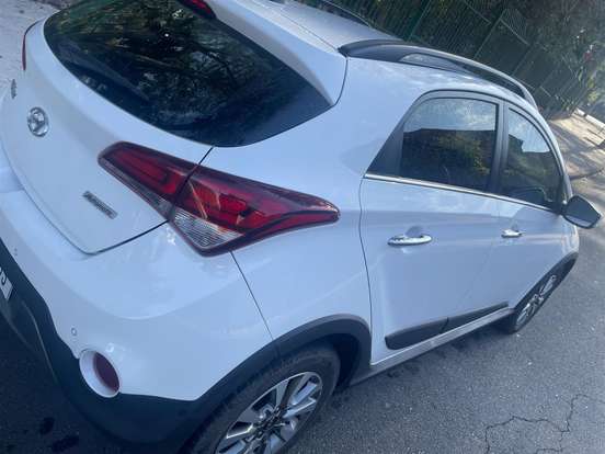 HYUNDAI-HB20X-1.6 16V PREMIUM FLEX 4P AUTOMÁTICO HYUNDAI-HB20X-2017