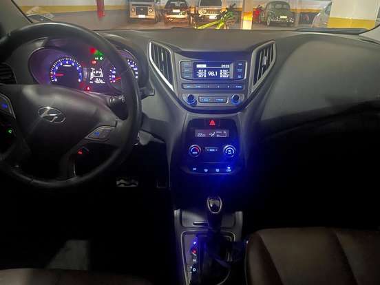 HYUNDAI-HB20X-1.6 16V PREMIUM FLEX 4P AUTOMÁTICO HYUNDAI-HB20X-2017