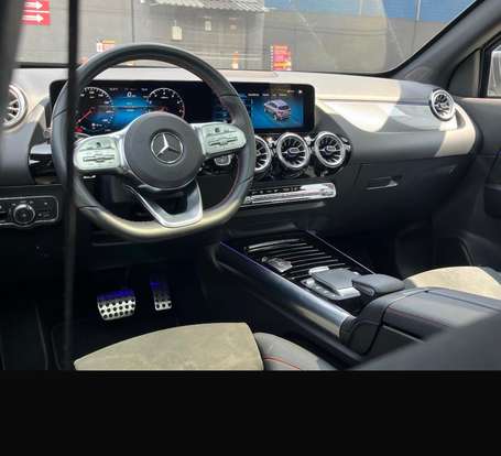 MERCEDES-BENZ-GLA 200-2022