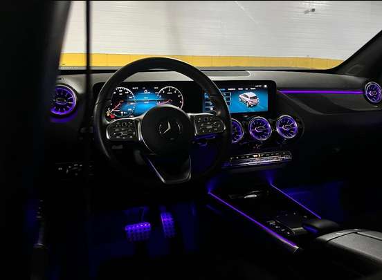 MERCEDES-BENZ-GLA 200-2022