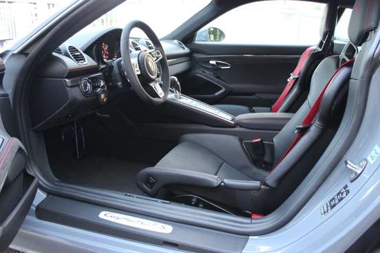 PORSCHE-718-2023