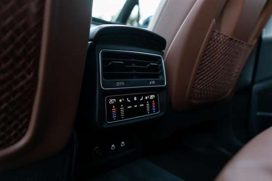 AUDI-Q7-2022