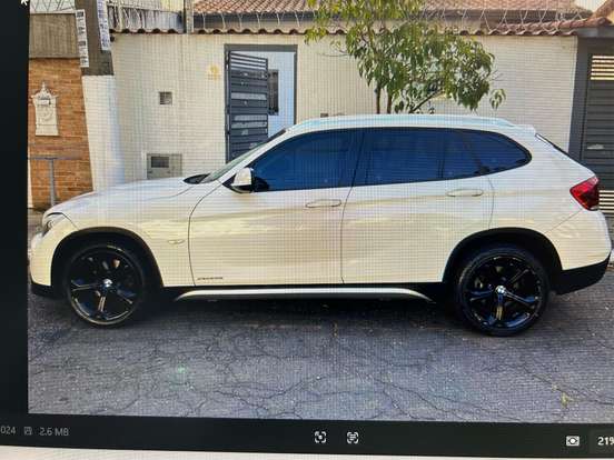 BMW-X1-2012