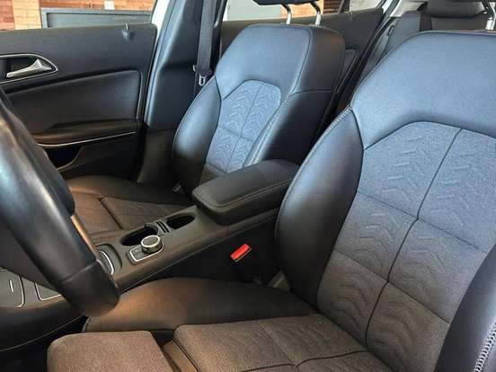 MERCEDES-BENZ-GLA 200-1.6 CGI FLEX STYLE 7G-DCT MERCEDES-BENZ-GLA 200-2017